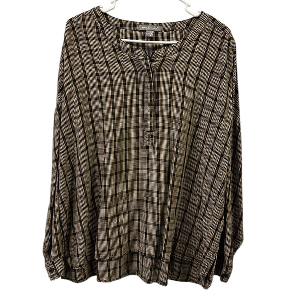 Peace and Pearls Long Sleeve Quarter Button Up Viscose Collarless Blouse Plus 1X - Picture 4 of 11